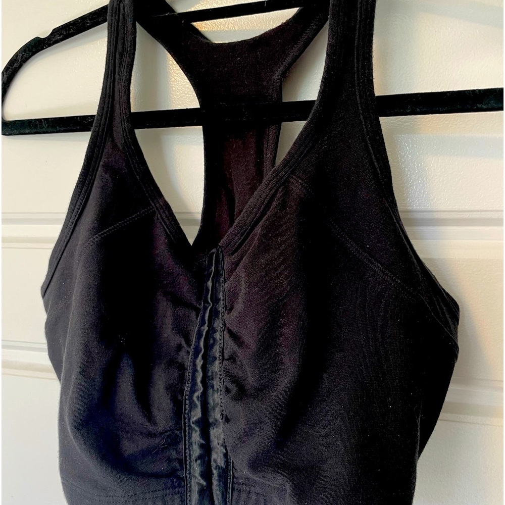 Bras 38. Racerback.